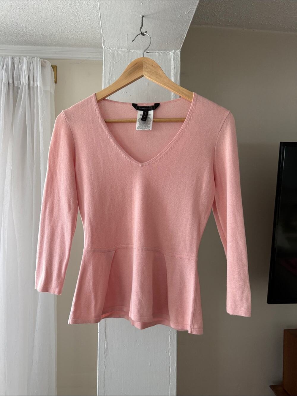 BCBGMAXAZRIA Pink Peplum Knit Top XS Feminine V-Neck